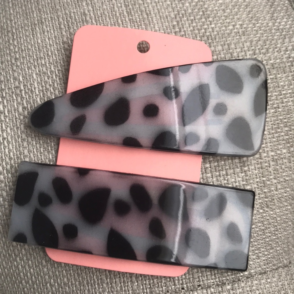 Hair clips